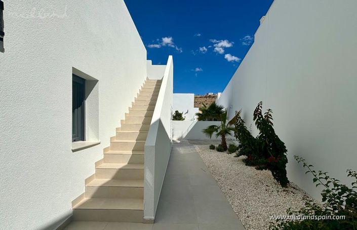 Image No.11-3 Bed Villa for sale