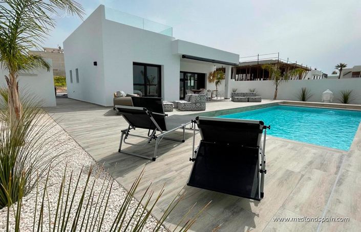 Image No.13-3 Bed Villa for sale