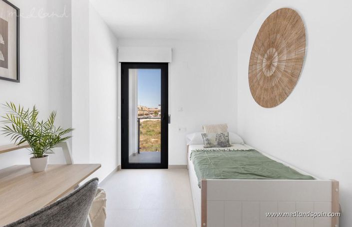 Image No.8-4 Bed Townhouse for sale