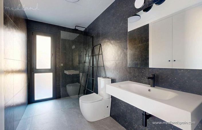 Image No.10-3 Bed Villa for sale