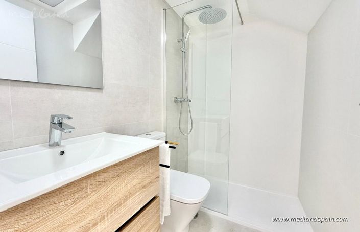 Image No.7-3 Bed Townhouse for sale