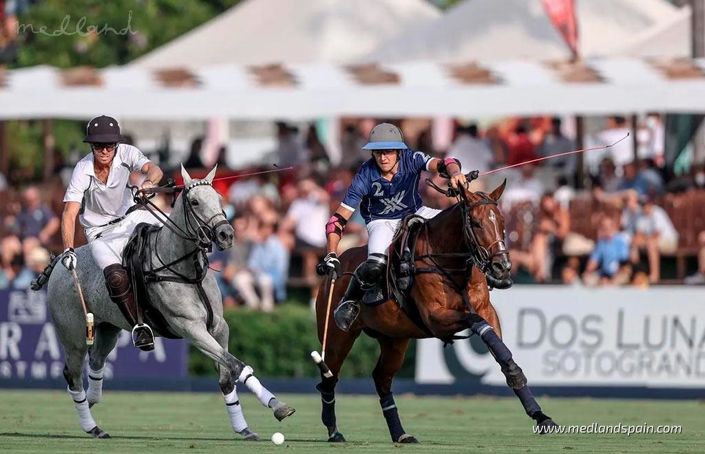 Image No.12-4 Bed Townhouse for sale