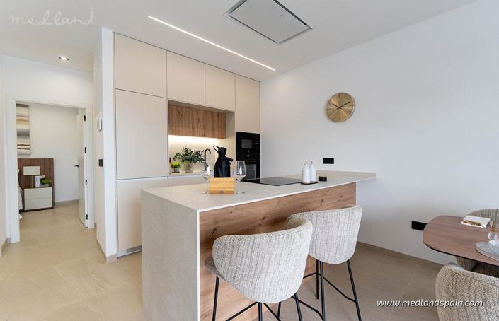 Image No.6-3 Bed Townhouse for sale