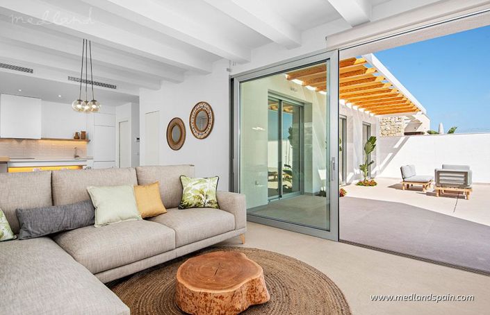 Image No.6-3 Bed Townhouse for sale