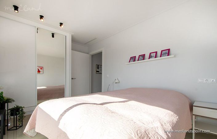 Image No.8-3 Bed Townhouse for sale