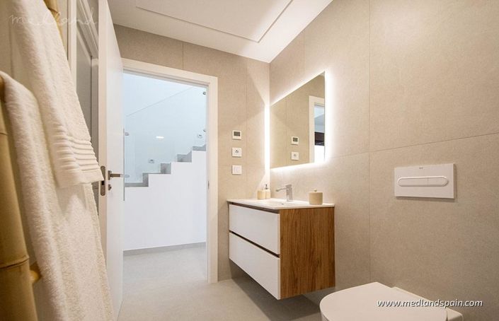 Image No.7-3 Bed Villa for sale