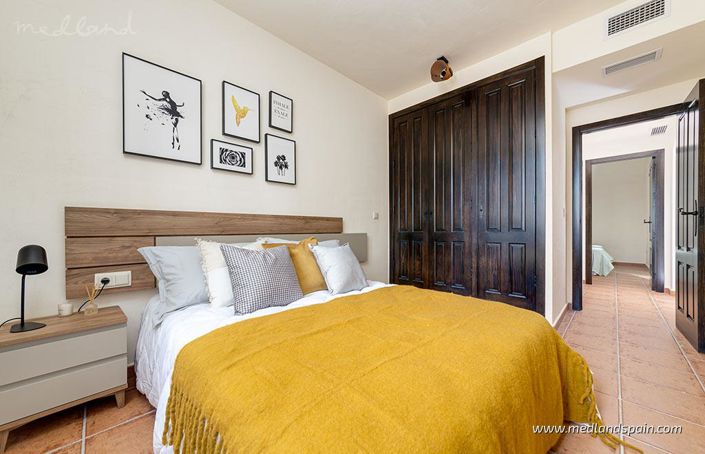 Image No.11-2 Bed Townhouse for sale