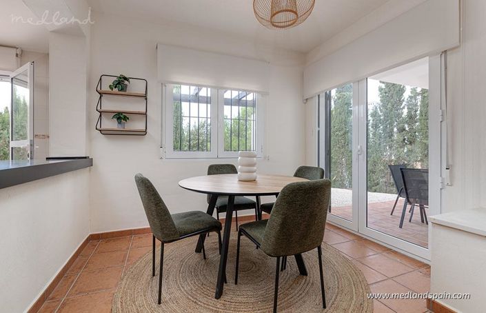 Image No.6-2 Bed Townhouse for sale