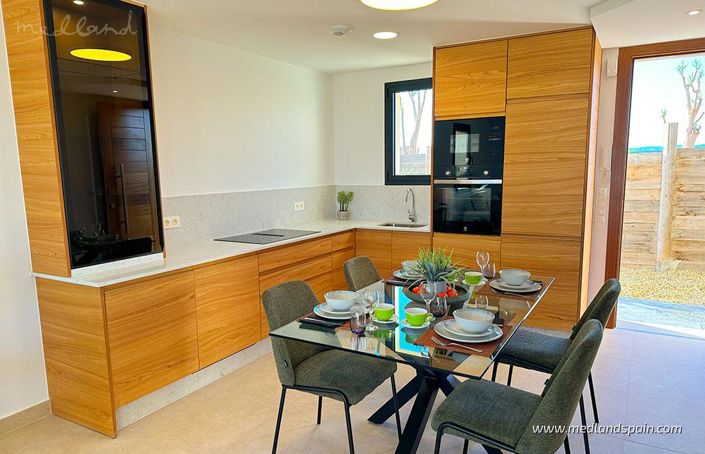 Image No.11-2 Bed Townhouse for sale