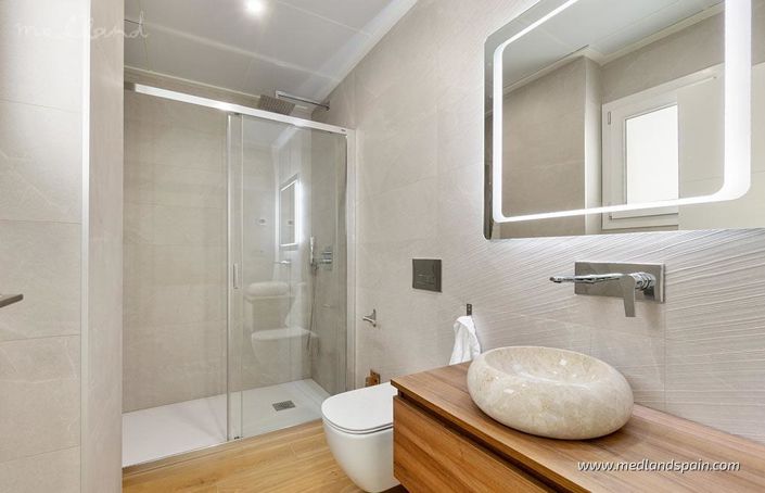 Image No.10-3 Bed Villa for sale