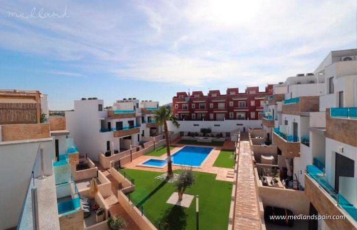 Image No.9-3 Bed Townhouse for sale