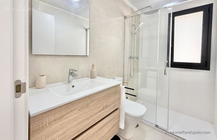 Image No.7-2 Bed Townhouse for sale