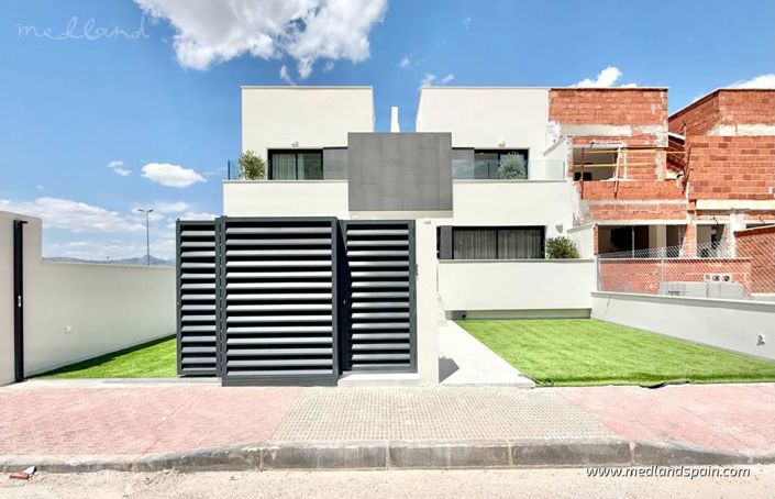 Image No.12-3 Bed Townhouse for sale