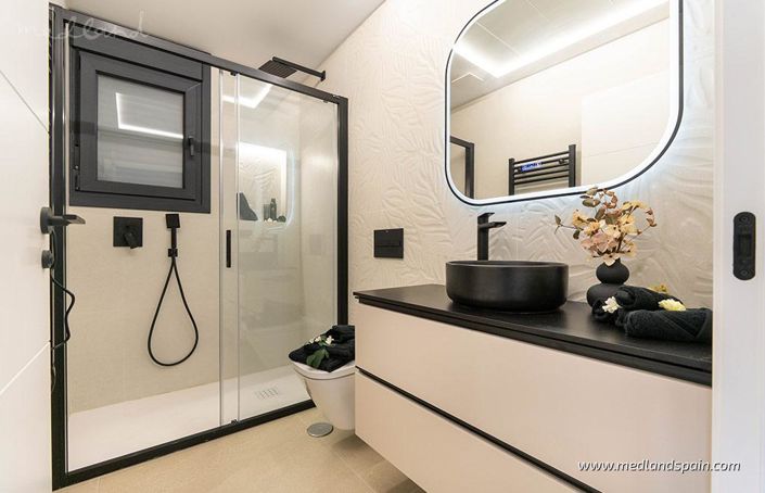 Image No.8-3 Bed Townhouse for sale