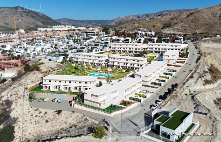 Image No.15-3 Bed Townhouse for sale