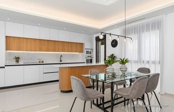 Image No.4-3 Bed Villa for sale