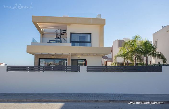 Image No.4-3 Bed Villa for sale