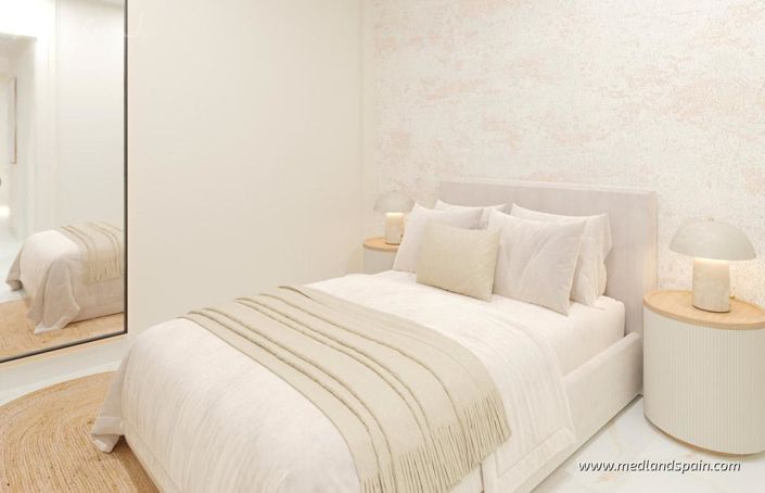 Image No.11-2 Bed Townhouse for sale