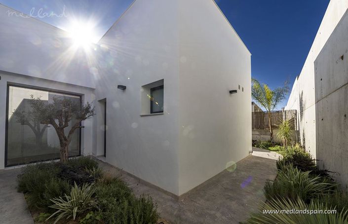 Image No.15-3 Bed Villa for sale