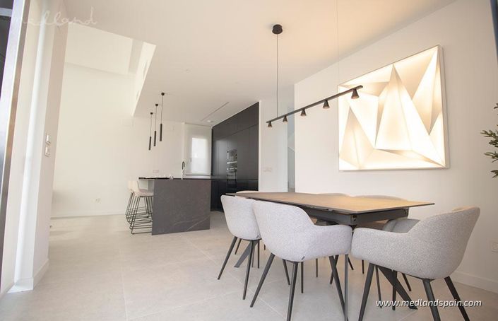 Image No.7-3 Bed Villa for sale