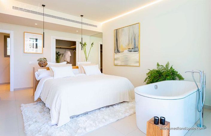 Image No.10-3 Bed Apartment for sale