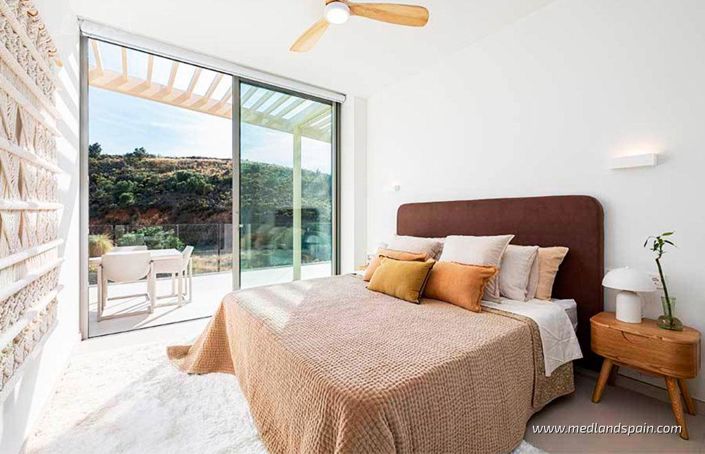 Image No.12-3 Bed Apartment for sale