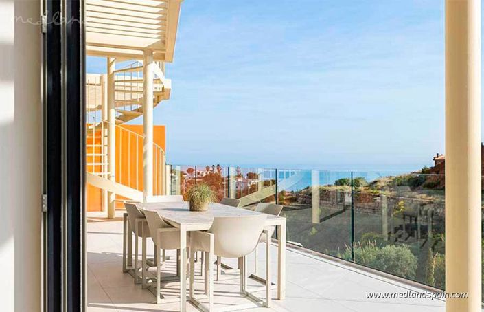 Image No.15-3 Bed Apartment for sale