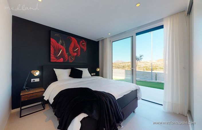 Image No.7-3 Bed Villa for sale