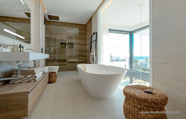 Image No.11-4 Bed Villa for sale