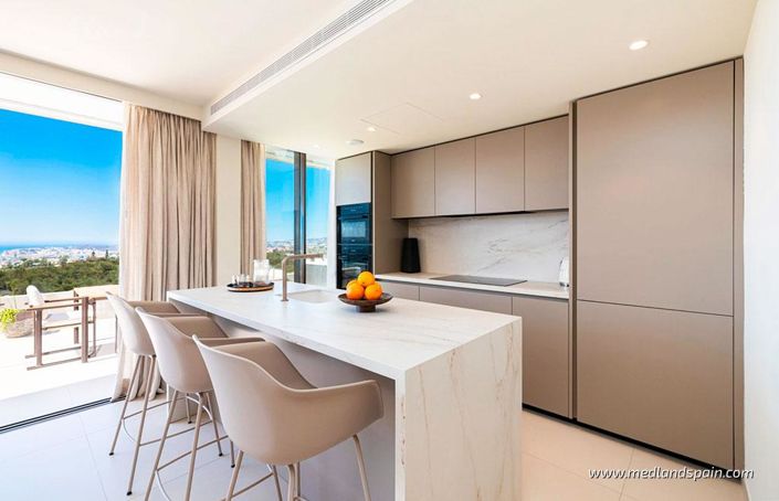 Image No.10-3 Bed Apartment for sale