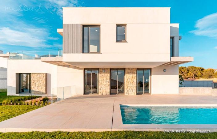 Image No.3-3 Bed Villa for sale