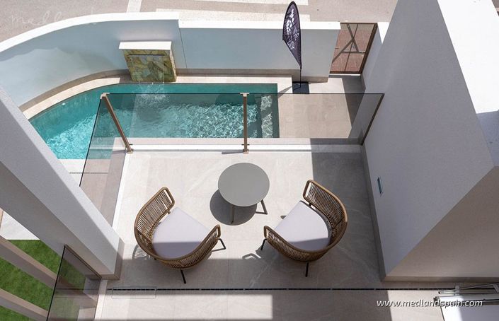 Image No.11-3 Bed Townhouse for sale