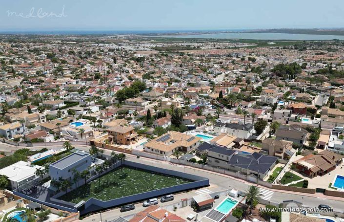 Image No.15-3 Bed Villa for sale