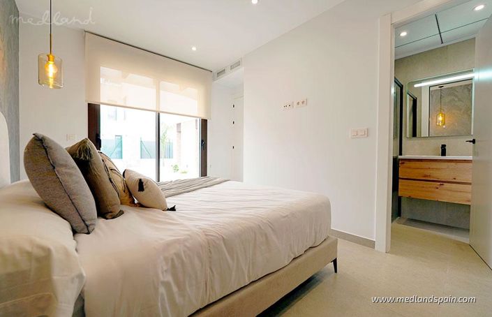 Image No.9-3 Bed Townhouse for sale