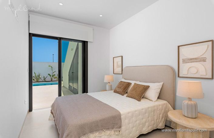 Image No.5-3 Bed Villa for sale