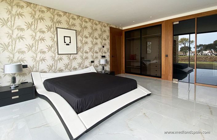 Image No.16-6 Bed Villa for sale