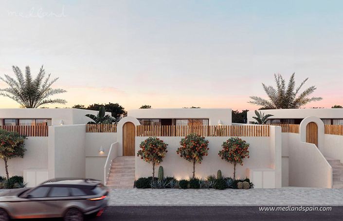 Image No.2-4 Bed Villa for sale