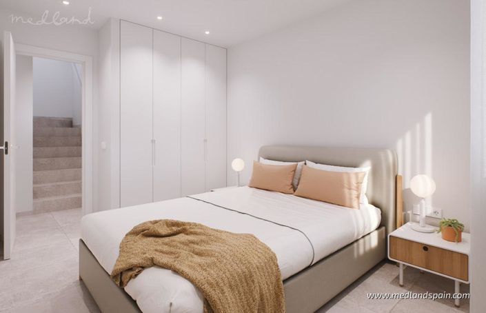 Image No.4-3 Bed Townhouse for sale