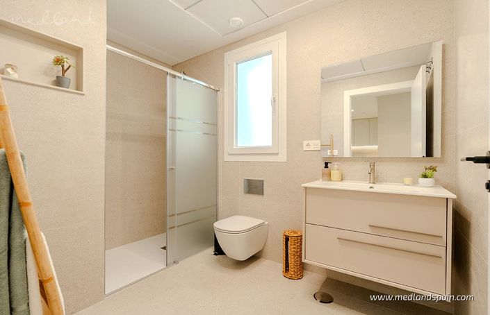 Image No.6-3 Bed Townhouse for sale