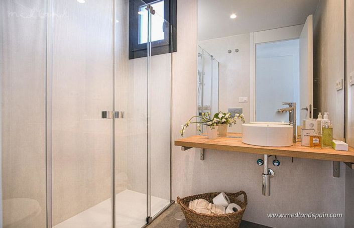 Image No.8-3 Bed Villa for sale