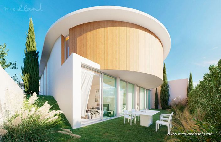 Image No.2-5 Bed Villa for sale