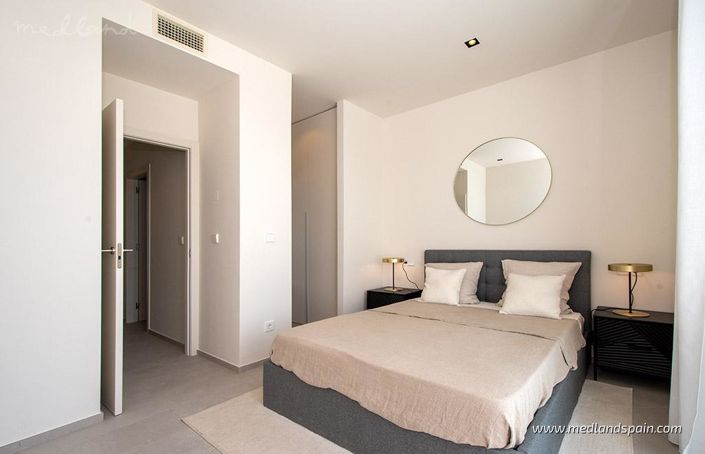 Image No.10-2 Bed Townhouse for sale