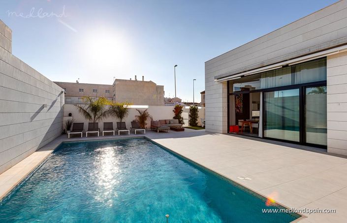 Image No.2-3 Bed Villa for sale