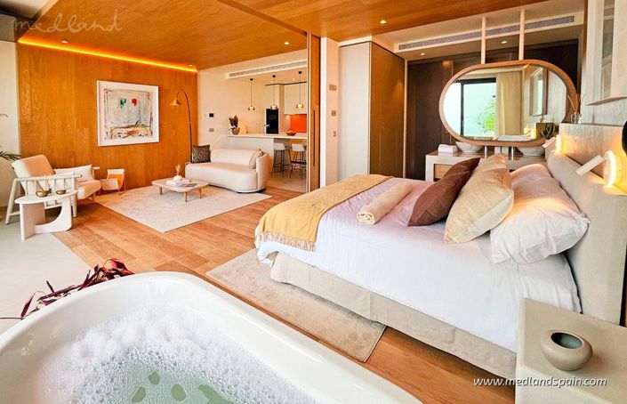 Image No.10-3 Bed Apartment for sale