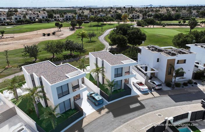 Image No.10-3 Bed Villa for sale