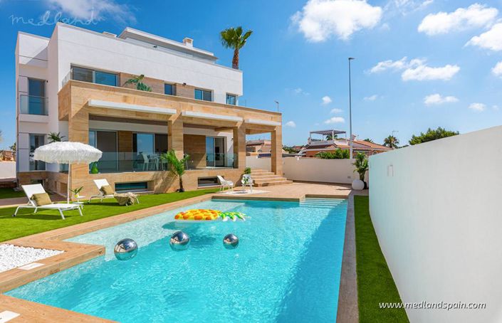 Image No.13-4 Bed Villa for sale