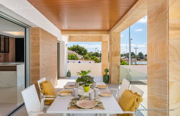 Image No.2-4 Bed Villa for sale