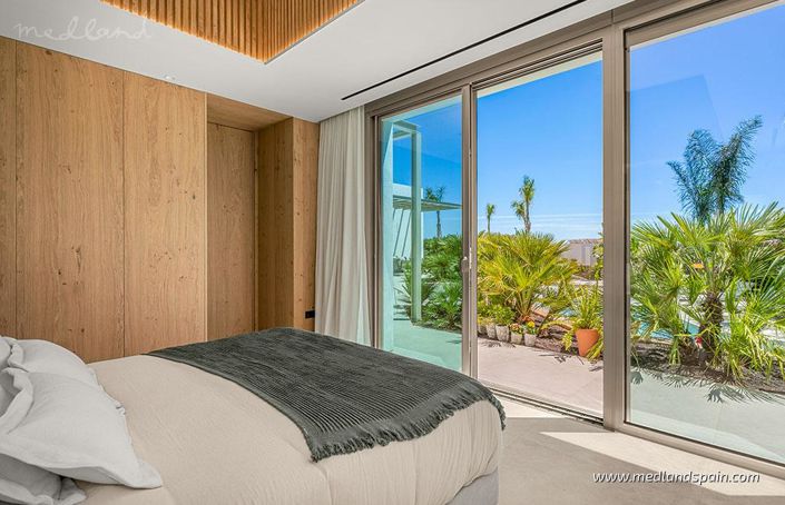 Image No.10-3 Bed Villa for sale