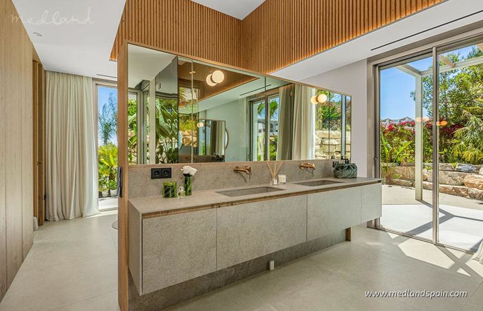 Image No.11-3 Bed Villa for sale