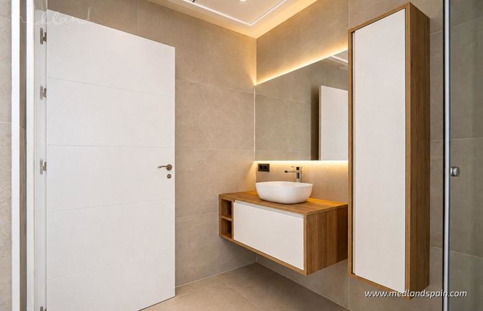 Image No.12-4 Bed Villa for sale